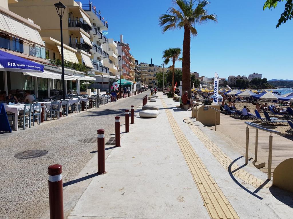 Palm Luxury Studios room 4